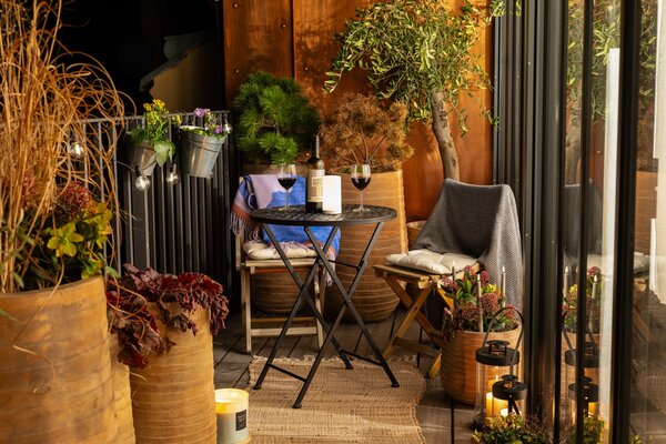 Cozy outdoor lightning