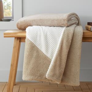 Catherine Lansfield Cosy Larsson Fleece 130cm x 170cm Throw Natural