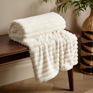 Catherine Lansfield Cosy Ribbed Faux Fur 130x170cm Throw Cream