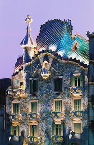 Photography Spain, Barcelona, Gaudi's Casa Batllo, dusk, Shaun Egan