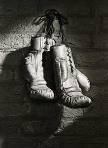 Photography BOXING GLOVES HANGING FROM NAIL (B&W), Ray Massey