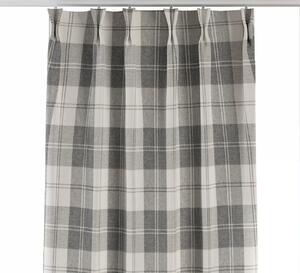 Double pinch pleat curtain
