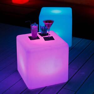 Cube - a luminous cube for outdoors