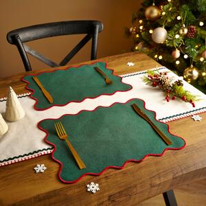 Set of 2 Embroidered Edge Scalloped Placemats Green