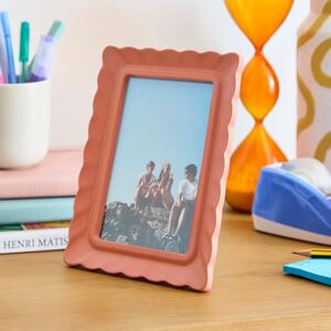 Scalloped Photo Frame