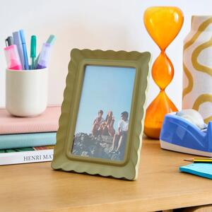 Scalloped Photo Frame