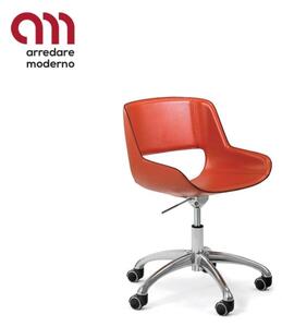 Amaranta Enrico Pellizzoni office chair with casters