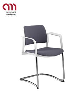 Kyos Kastel sled chair with armrests