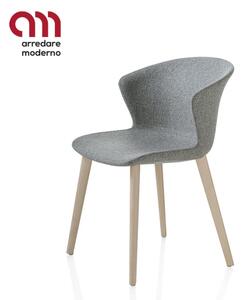 Kicca Plus Kastel chair with wooden legs