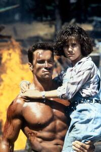 Art Photography Arnold Schwarzenegger And Alyssa Milano, Commando 1985 Directed By Mark L. Lester, (26.7 x 40 cm)