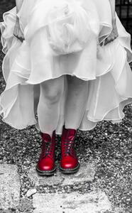 Art Photography bride in white dress and red amphibians, Brothers_Art, (24.6 x 40 cm)