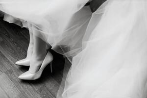 Art Photography Morning preparations. Gorgeous bride in white, VAKSMANV, (40 x 26.7 cm)