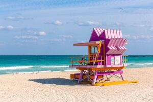 Art Photography Pink lifeguard hut at South Beach, Miami, USA, Alexander Spatari, (40 x 26.7 cm)