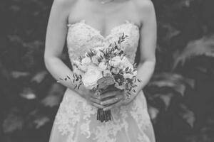 Art Photography Bride holding flowers, Dennis Diatel Photography, (40 x 26.7 cm)