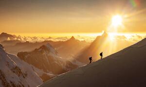 Photography Climbers on a snowy ridge at sunrise, Buena Vista Images, (40 x 24.6 cm)