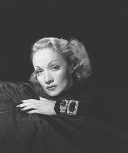 Art Photography 17Th December 1943: German-Born Actress Marlene Dietrich Wearing A Jewel-Encrusted Bracelet., (35 x 40 cm)
