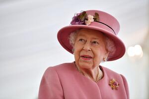 Photography The Queen Elizabeth II visits the Defence Science and Technology Laboratory, WPA Pool