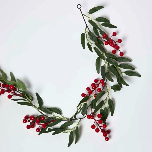 Homescapes Artificial Winter Berries and Olive Leaf Garland