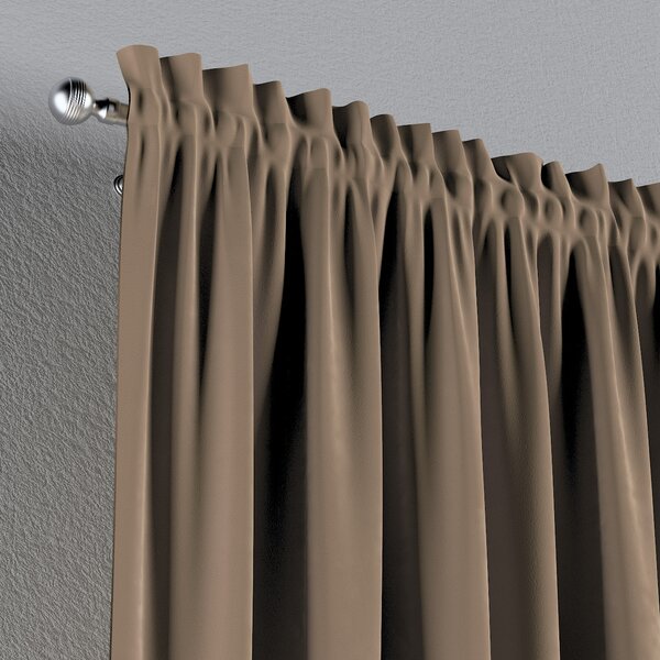 Slot and frill curtain