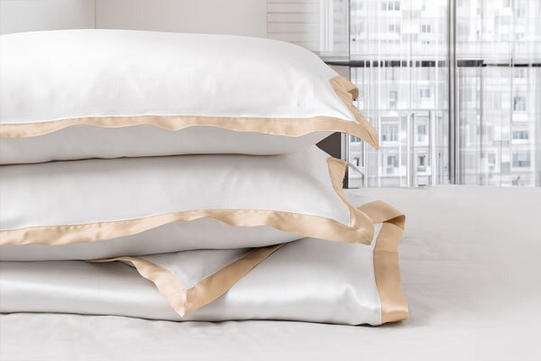 Mayfairsilk Brilliant White and Champagne Oxford Pure Silk Duvet Set - King / Standard Pillowcases