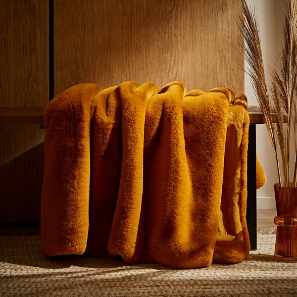 Silky Soft Faux Fur 130x180cm Throw Gold