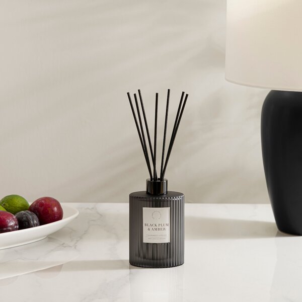 Plum and Patchouli Ribbed Diffuser Black