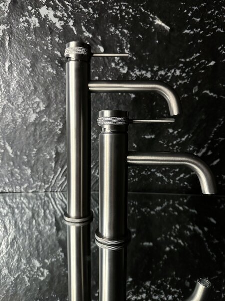 Bathroom faucet Rea Lungo Grip Gun Grey high