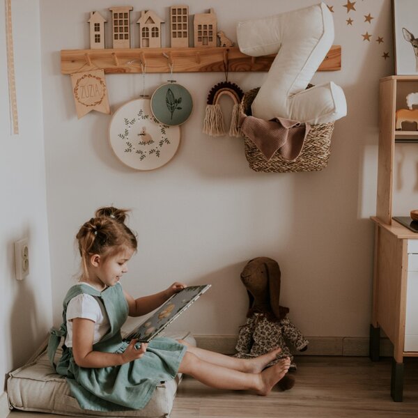 Letter pillow I