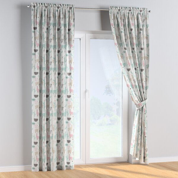 Slot and frill curtains