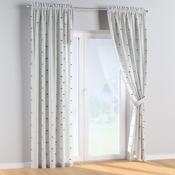 Slot and frill curtains