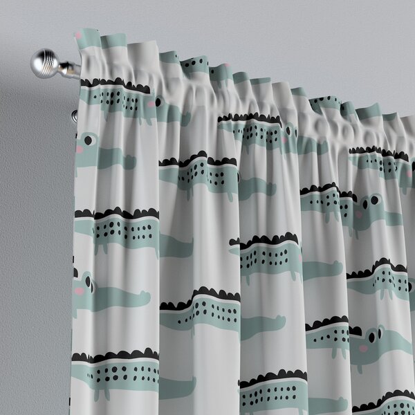 Slot and frill curtains