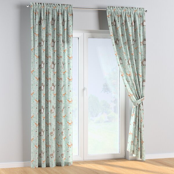 Slot and frill curtains