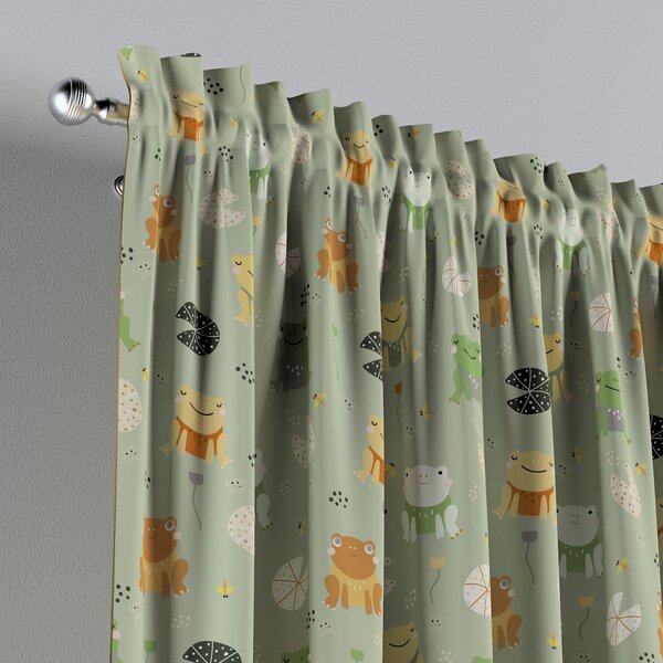 Slot and frill curtains