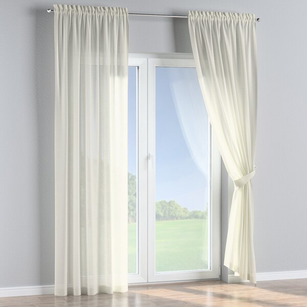 Slot and frill curtain