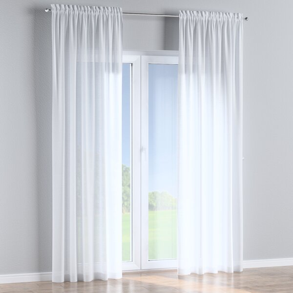 Slot and frill curtain