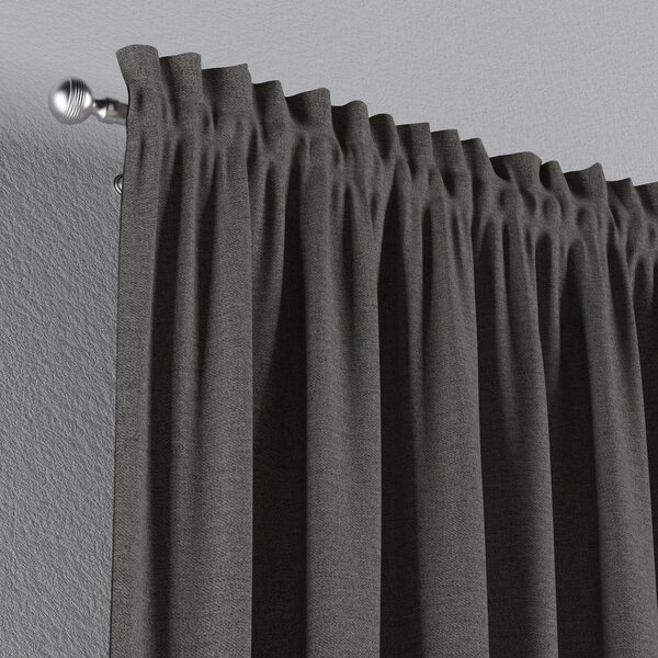 Slot and frill curtain