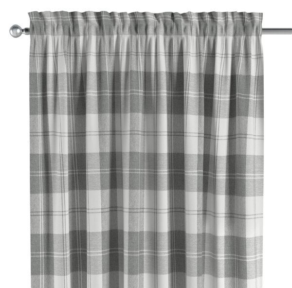 Slot and frill curtain