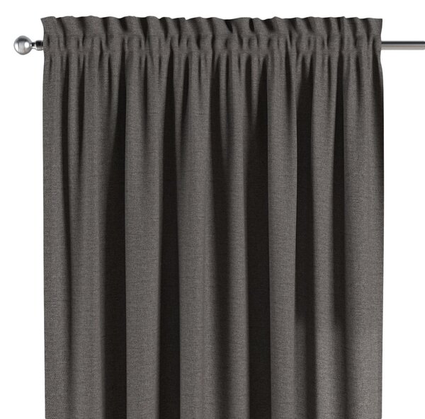 Slot and frill curtain