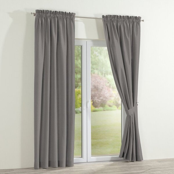 Slot and frill curtain