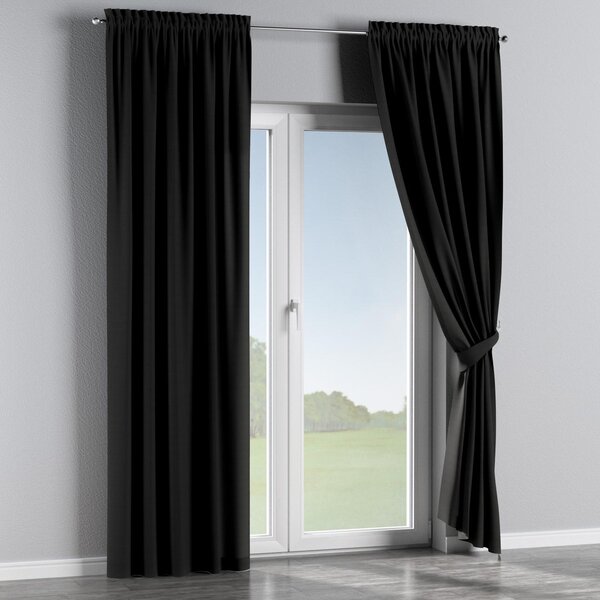 Slot and frill curtain