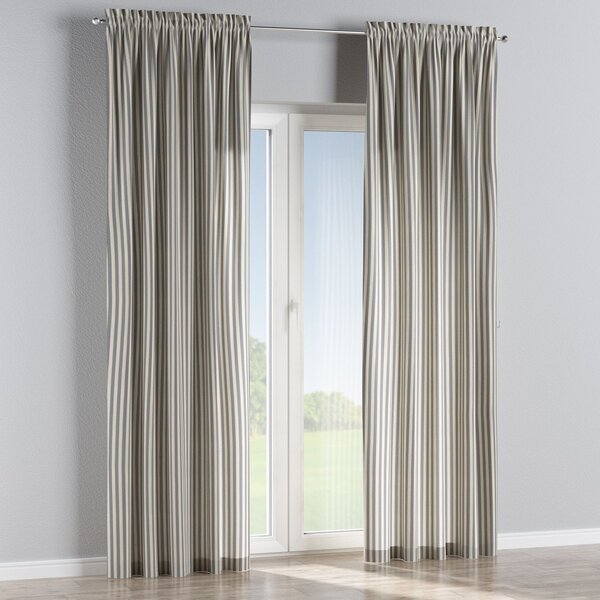 Slot and frill curtain