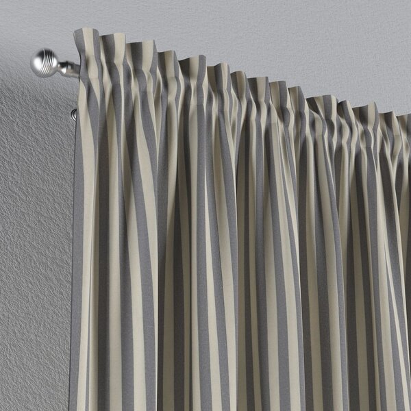 Slot and frill curtain