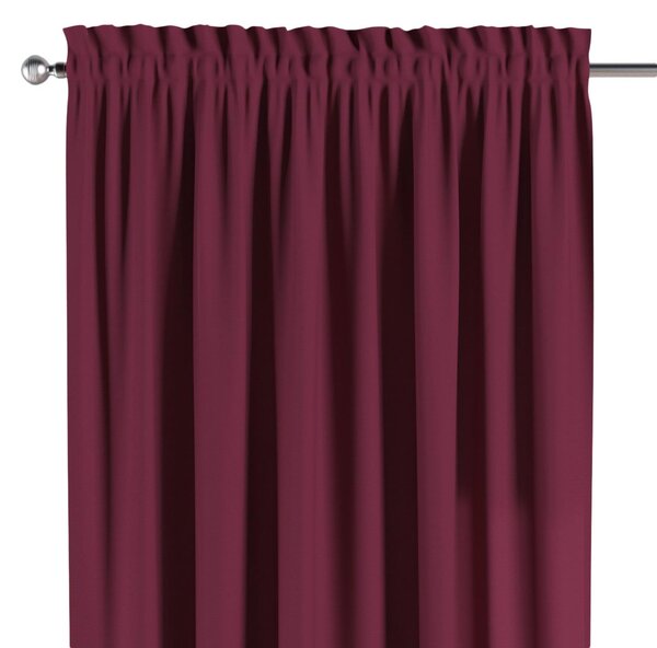 Slot and frill curtain