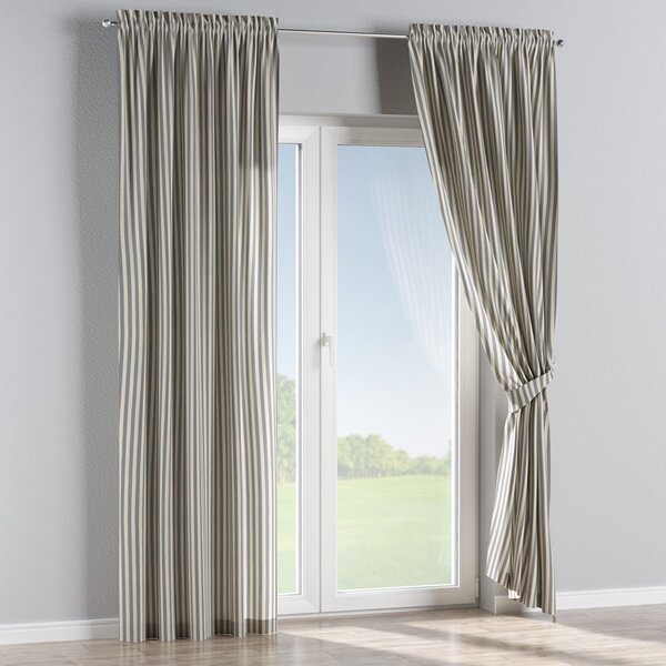 Slot and frill curtain