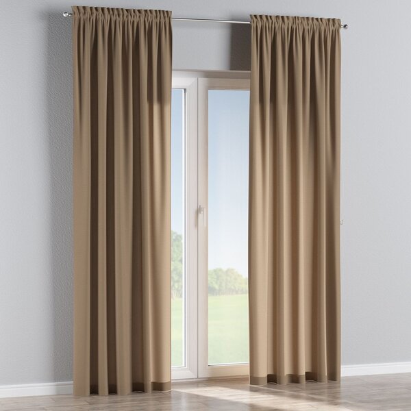 Slot and frill curtain