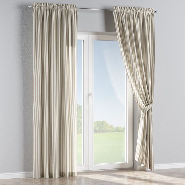 Slot and frill curtain