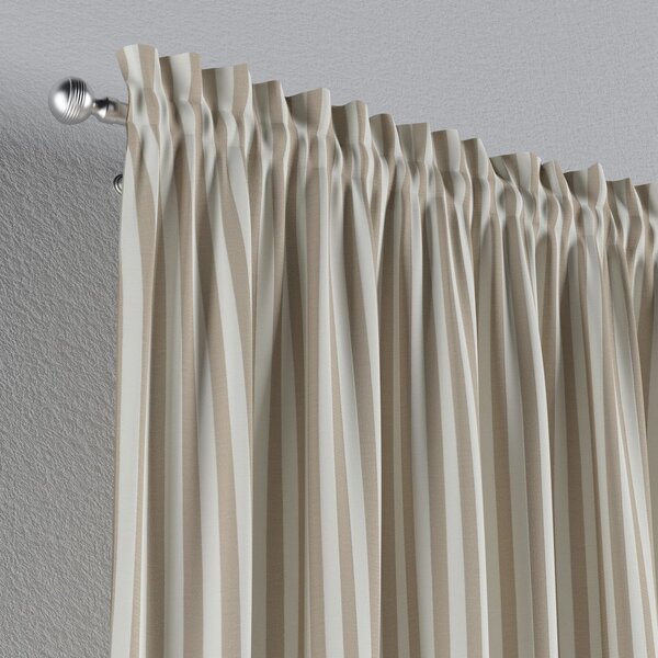 Slot and frill curtain