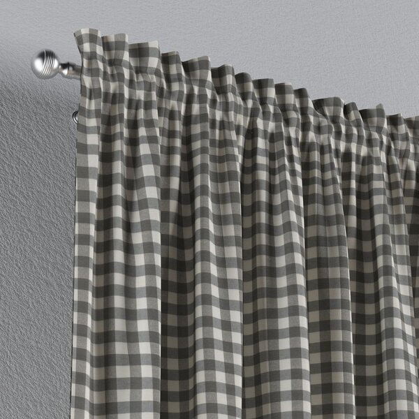 Slot and frill curtain