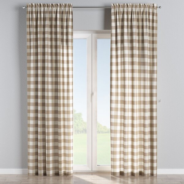 Slot and frill curtain