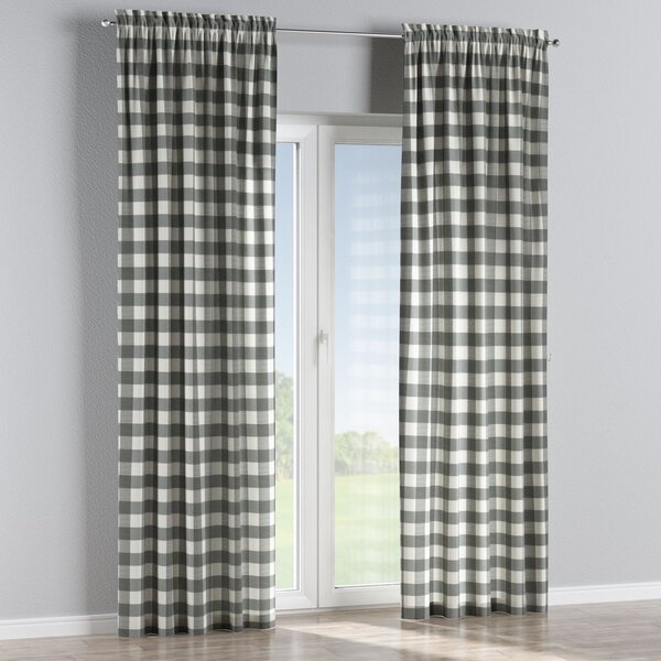 Slot and frill curtain